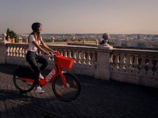 uber lancia jump il bike sharing elettrico in italia ultimo tentativo per uscire dalla crisi