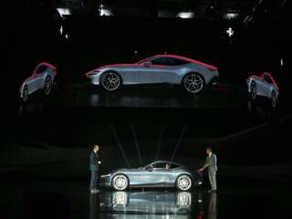 la ferrari ha appena presentato il suo nuovo coupe roma ed e uno storditore gara