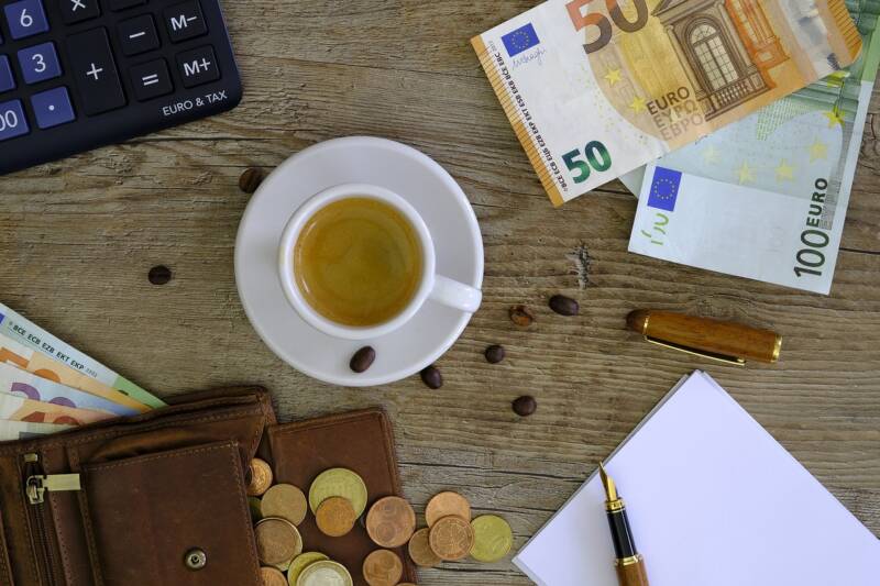 money 2991391 1280 800x533 - Fondazione PLEF presenta: “La banca di territorio tra passato, presente e futuro”.