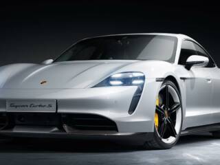 porsche debutta con the taycan la sua prima auto sportiva completamente elettrica