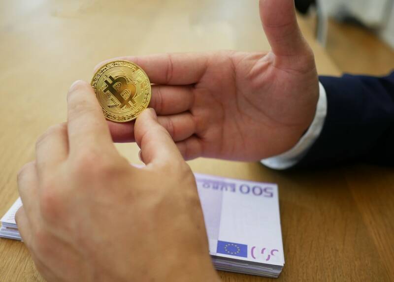 euro 4516001 1280 800x573 - La Commissione UE armonizza le regole finanziarie in campo digitale.