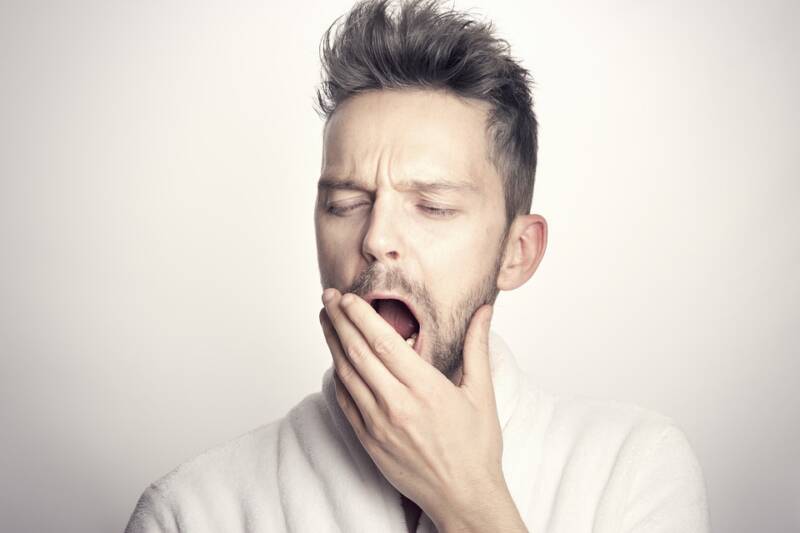 Sonno insoddisfacente. Crescono i disturbi del sonno in Italia. C’entra anche il Covid? man 5522892 960 720 800x533 - Sonno insoddisfacente. Crescono i disturbi del sonno in Italia. C’entra anche il Covid?