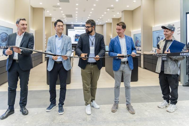 Inaugurato al Centro di Arese il Primo Samsung Experience Store italiano