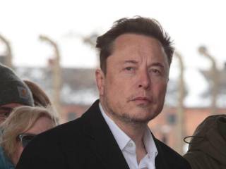 "Elon Musk scommette sull'IA con le sue aziende"