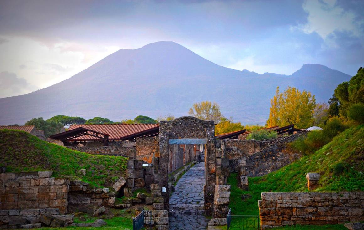 Madonna festeggia a Pompei con famiglia e delude fan durante tour