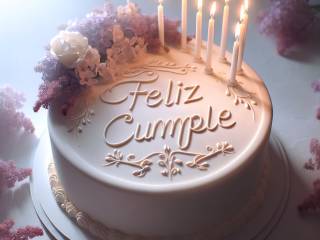 Belén Rodriguez festeggia i 40 anni con una cena elegante in abito bianco