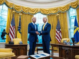 Biden ribadisce supporto a Zelensky: fieri con Kiev contro la Russia