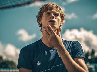 Jannik Sinner e Totti: il curioso scambio di battute che sorprende tutti