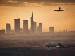 Milano cresce +8,7% di Pil ma perde talenti e investimenti multinazionali