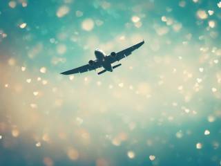 Aerei sorvolano casa Grande Fratello, un omaggio speciale a Shaila