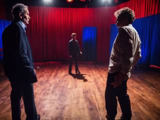 Alan Friedman sotto accusa a Ballando: Rai chiede spiegazioni per comportamenti inappropriati