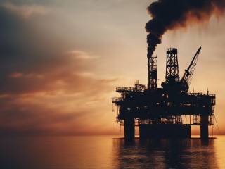 Combustibili fossili in aumento: sussidi crescenti sfidano le energie rinnovabili