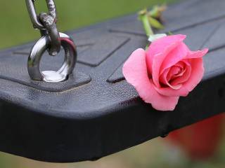 Grande Fratello blocca domanda inopportuna durante intervista a Spolverato