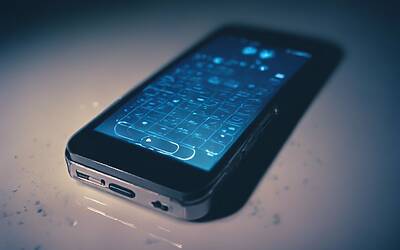 Neo-Nazisti abbandonano Telegram e si spostano su SimpleX Chat per comunicare