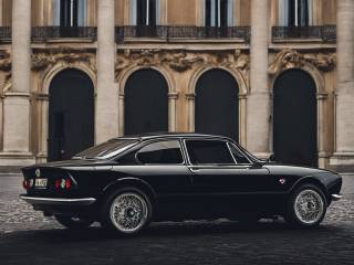 Nuova Alfa Romeo Junior ibrida: scopri design e prestazioni innovative del modello 2023