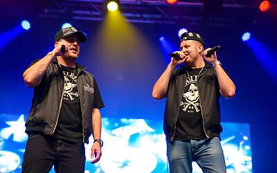 Carlo Conti porta a Sanremo due big famosissimi per un colpaccio epico