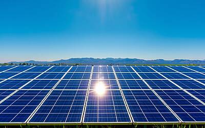 Energia rinnovabile in crescita: consumi elettrici stazionari a ottobre 2024