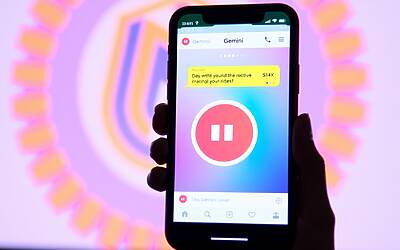 Google migliora Gemini Live: nuovi controlli rapidi per gestire le chat con AI