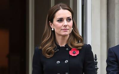Kate Middleton si fa carico del ruolo di regina durante la giornata dei caduti