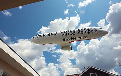 Lorenzo del Grande Fratello sospetta che l’aereo sia per lui e Helena