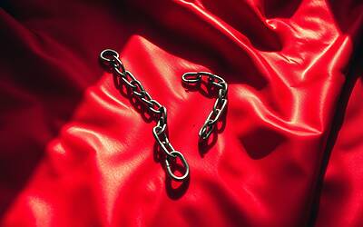 Lorenzo Spolverato esprime libertà: il suo percorso personale e autentico