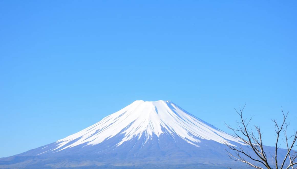 Nevicata tardiva sul Monte Fuji: 130 anni di attese in un giorno