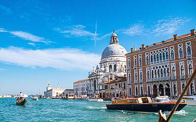 Shaila e Lorenzo sotto attacco: le critiche feroci dei giornalisti italiani