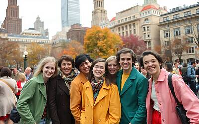 Sosia delle celebrità: il fenomeno delle gare sui social media