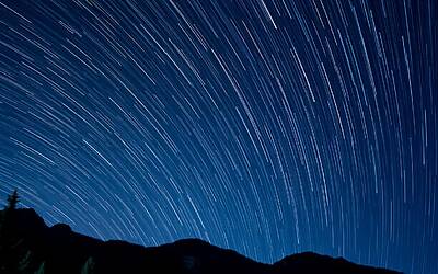 Stelle cadenti danzano nei cieli svizzeri questa domenica notte e lunedì
