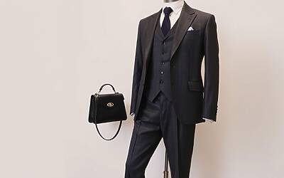 Tailleur in lana con panciotto: il must-have dell'inverno 2024 di Letizia