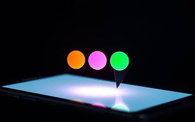 WhatsApp lancia nuove icone per segnalare la scrittura dei contatti.