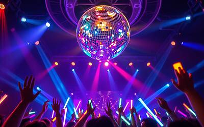 X Factor 2024: Giorgia e Paola Iezzi incantano con un opening super pop