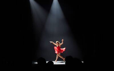 Amici: Ballerini in sfida e spettacolo di Luk3 e Antonia per la registrazione speciale