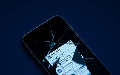 Bluesky: come i tuoi post alimentano le intelligenze artificiali senza consenso