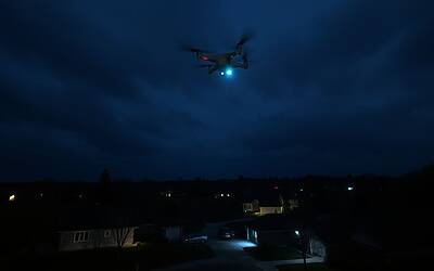 Droni misteriosi avvistati negli Usa: cosa c'è dietro questi fenomeni sorprendenti