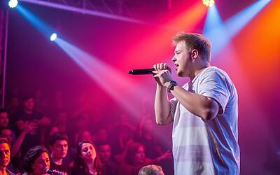 Fedez lancia un dissing a Myrta Merlino, Muschio Selvaggio e molti altri