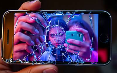 Filtri bellezza sui social e la distorsione della percezione tra uomini e donne