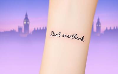 Giulia Stabile svela il significato del suo nuovo tatuaggio a Londra