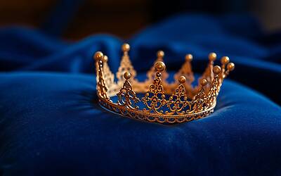 Il figlio della Regina Camilla rivela gli ultimi due anni di sofferenza familiare