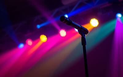 Lorella chiede di mandare la Pettinelli a Uomini e Donne Over per confronto