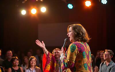 Selvaggia Lucarelli protagonista del Dopofestival con commenti sorprendenti e spunti di riflessione