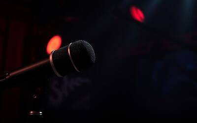 Teo Mammucari e Francesca Fagnani: intervista breve e sorprendente a Belve