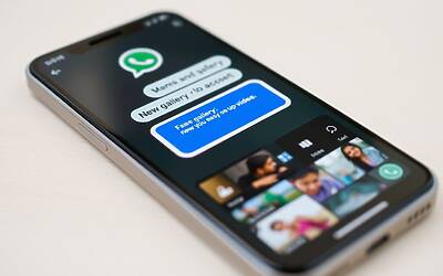 WhatsApp migliora la galleria e integra l'intelligenza artificiale di Meta nei messaggi