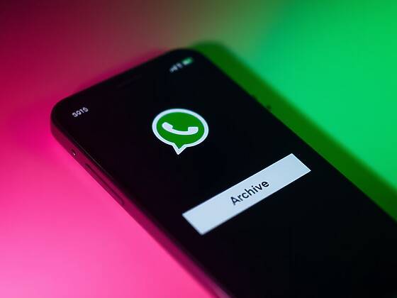 Chat di Whatsapp invisibili: scopri come nasconderle in un solo gesto