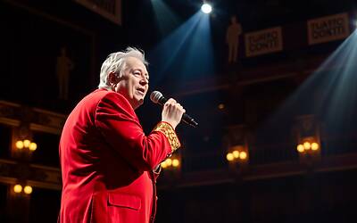 Co-conduttori Sanremo Carlo Conti: scopri chi saranno i volti celebri al Festival