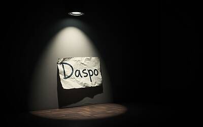 Emis Killa coinvolto in un'inchiesta su presunta associazione a delinquere