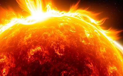 Eruzione solare colpisce il lato terrestre del Sole con effetti sorprendenti