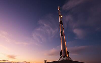 Razzo di Jeff Bezos decolla e sfida Elon Musk nel settore spaziale