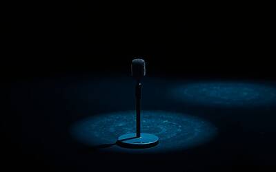 Emis Killa svela il suo ritiro da Sanremo e i suoi artisti preferiti