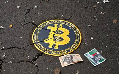 El Salvador lascia i Bitcoin a causa di una crisi economica devastante e inedita